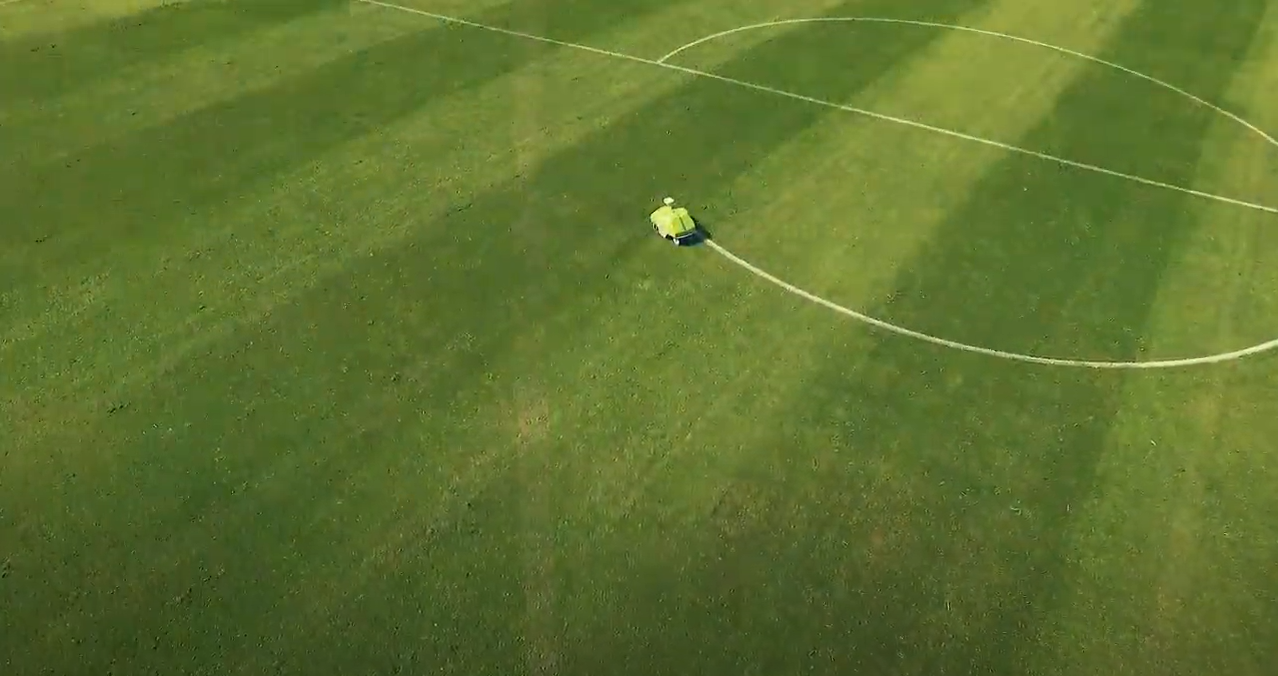 Football Field Painter GPS paint robot Turf Tank