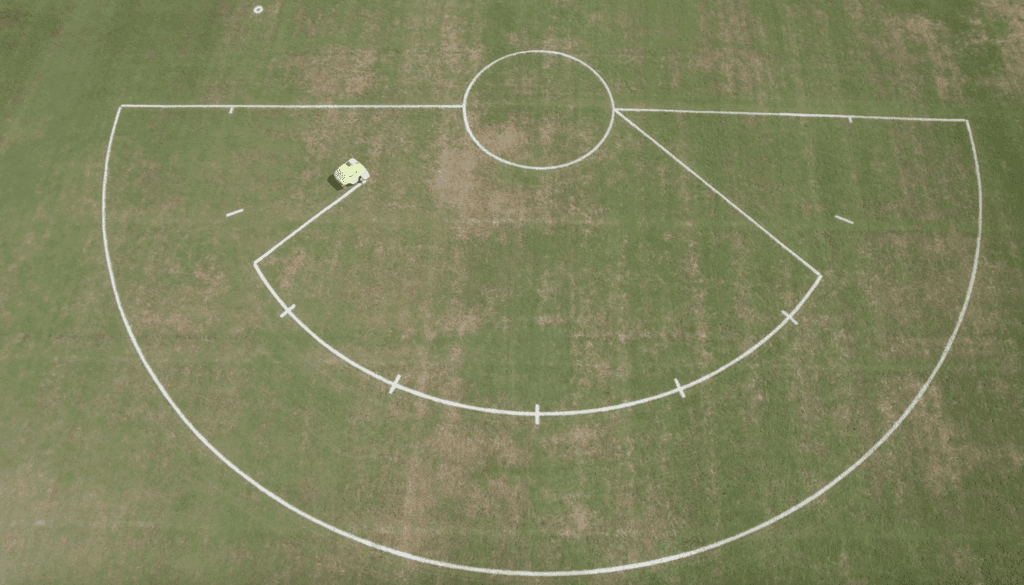 Lacrosse field painting robot GPS paint robot Turf Tank